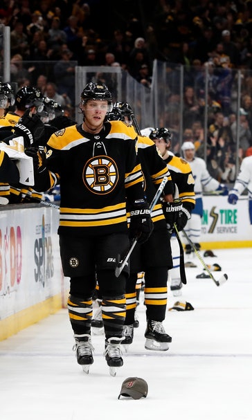 Pastrnak scores 3 to lift Bruins to 5-1 win over Maple Leafs